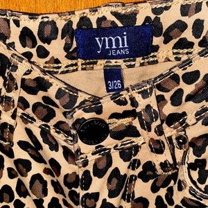 Cute Cheetah print YMI jeans! Size 3/26 😍😍